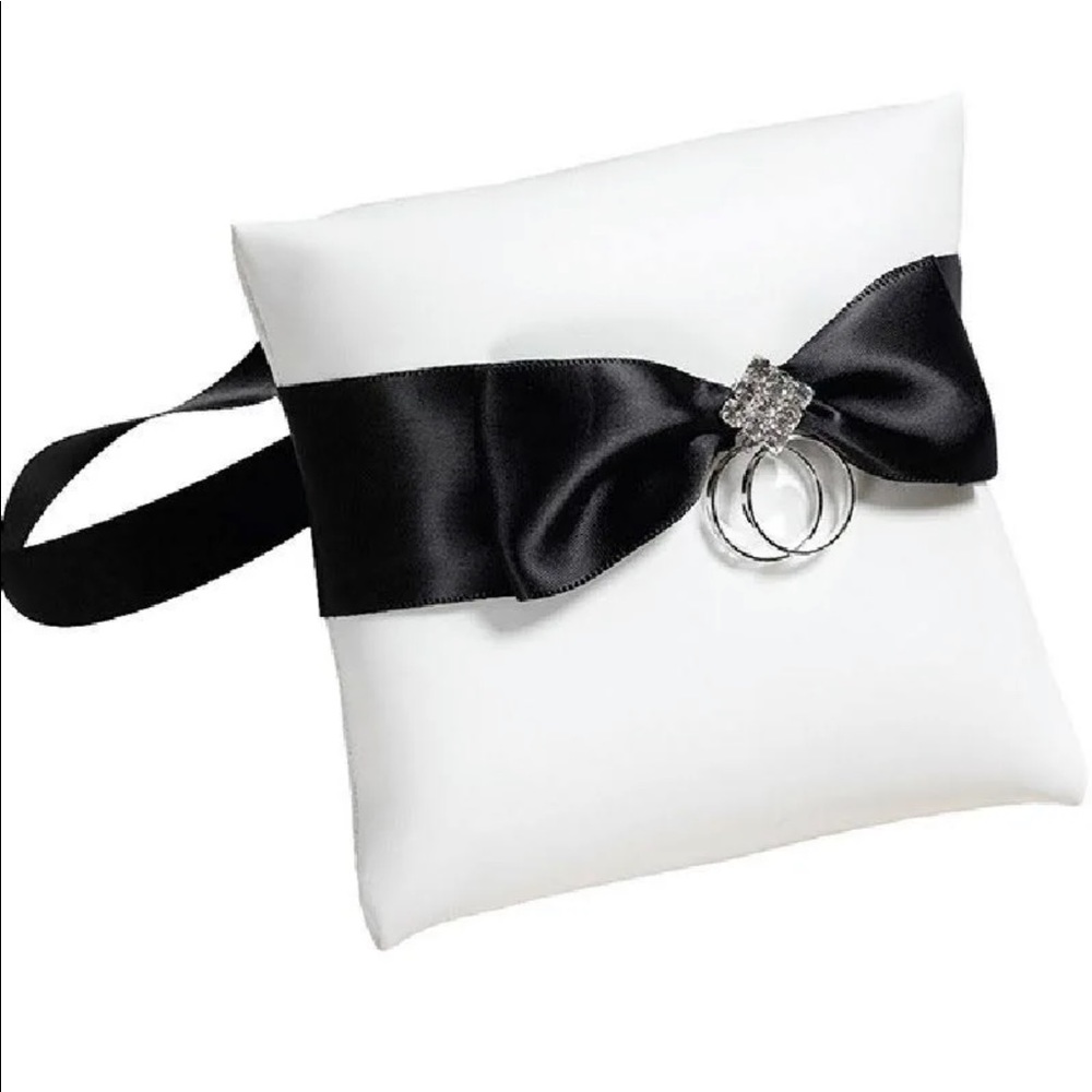 DOG 4” RING PILLOW - Picture 3 of 3